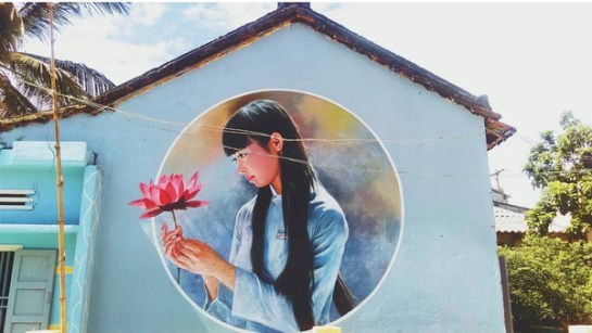 Même avec de humbles endroits, les artistes forts de leur sensibilité à l’âme des hommes et des paysages,  ne manquent d’initiative pour désaltérer leur aspiration infinie à la créativité  