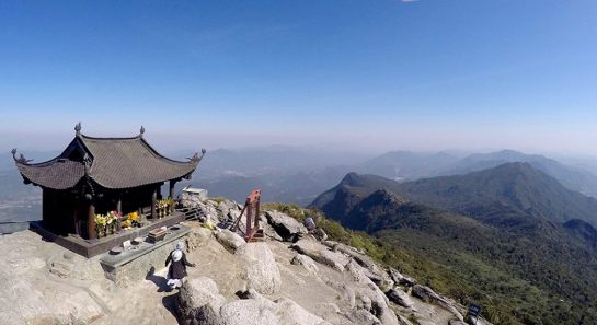 pagode bronze yen tu.jpg