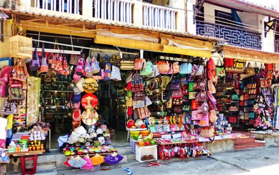 hoi an boutique souvenir.jpg